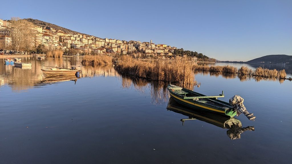 ΠΑΣΧΑ... ΣΤΗ ΛΙΜΝΗ ΤΗΣ ΚΑΣΤΟΡΙΑΣ