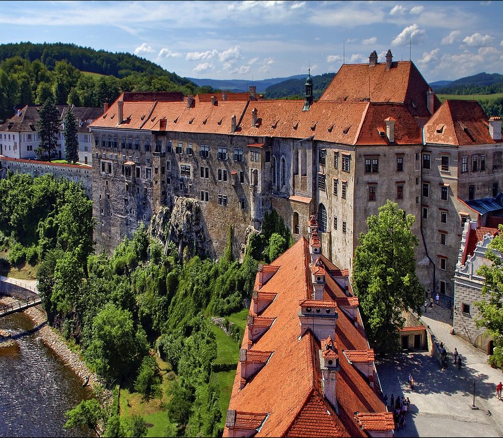 Πράγα (Τσέσκυ Κρούμλοβ): 25η Μαρτίου