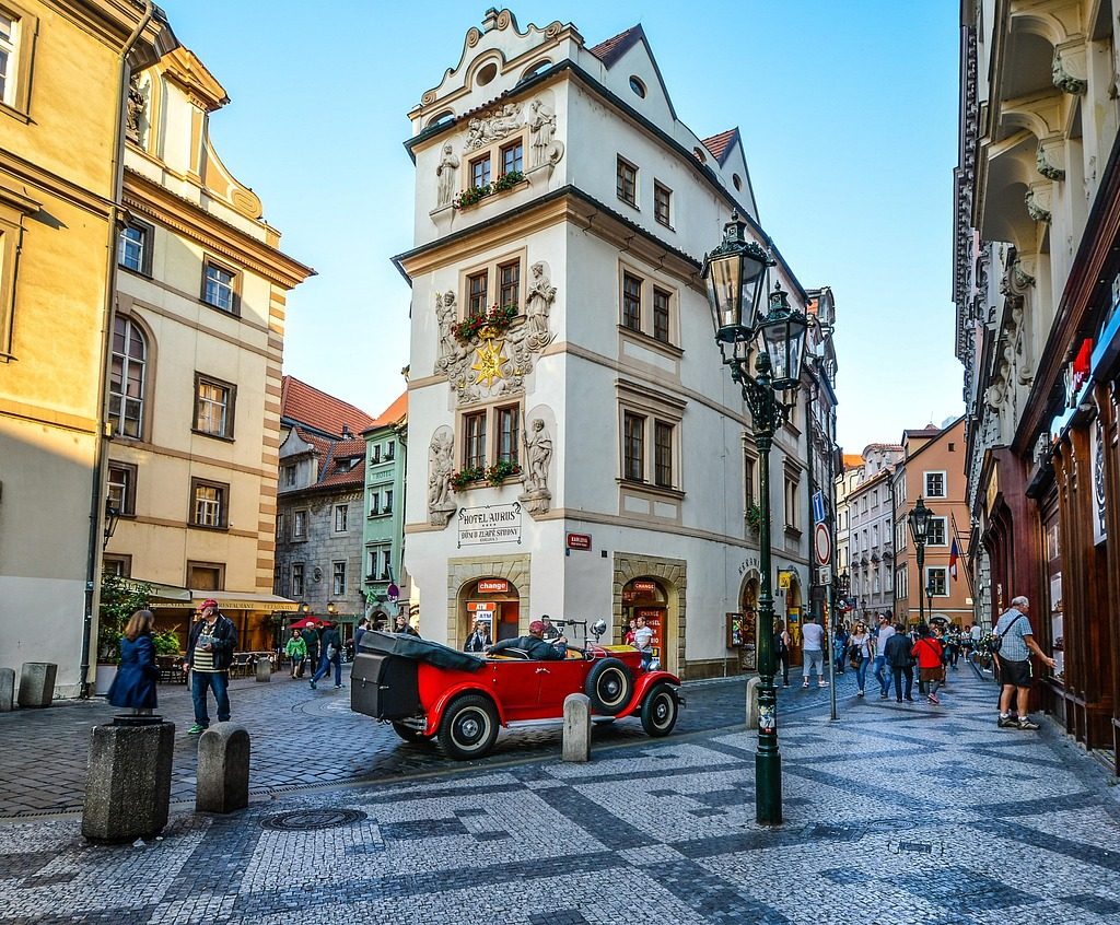 Πράγα (Τσεσκι Κρουμλοβ – Δρέσδη): Αγ. Πνεύματος